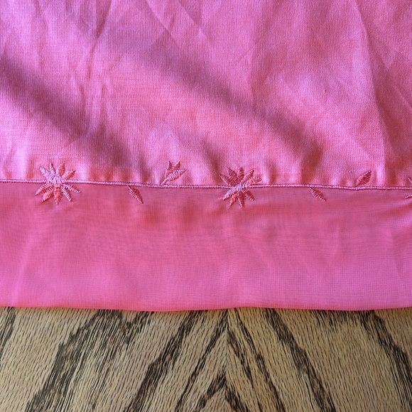 Long modest Caran New York coral skirt with design at bottom. - Picture 8 of 9
